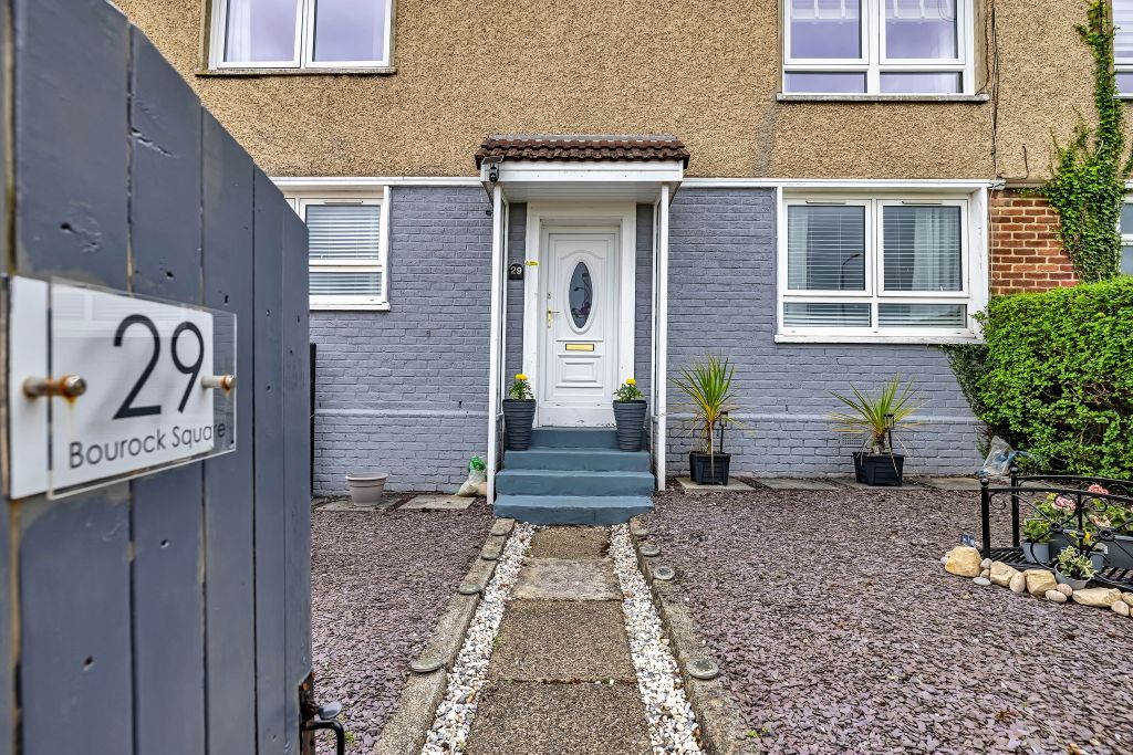 Property photo 2 of 15 004