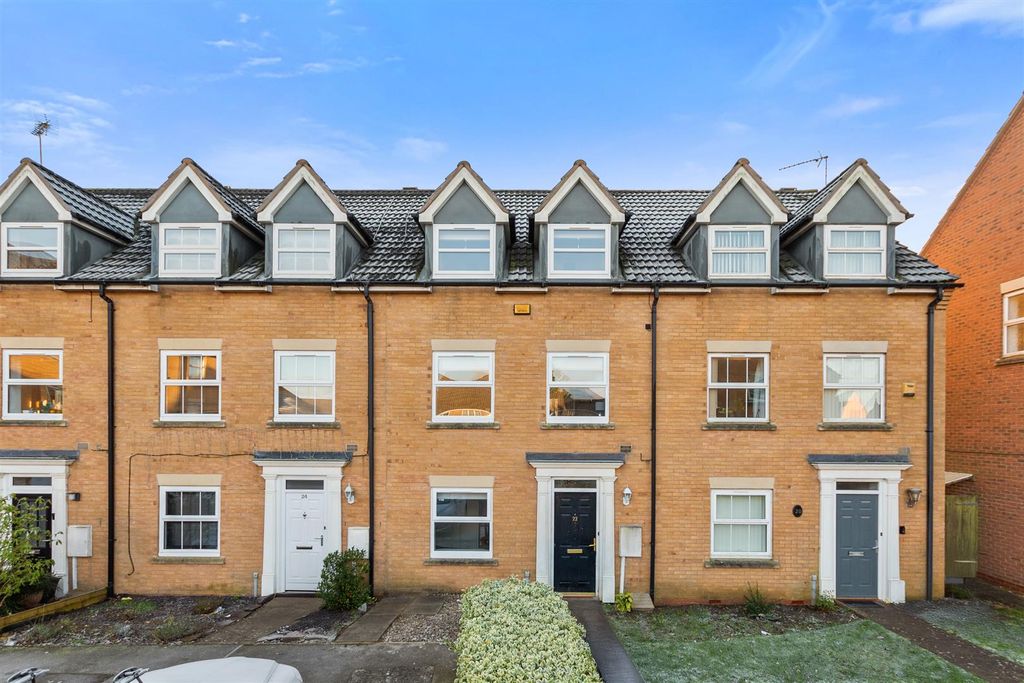 Property photo 1 of 24 22Sissinghurstdrweb01.Jpg