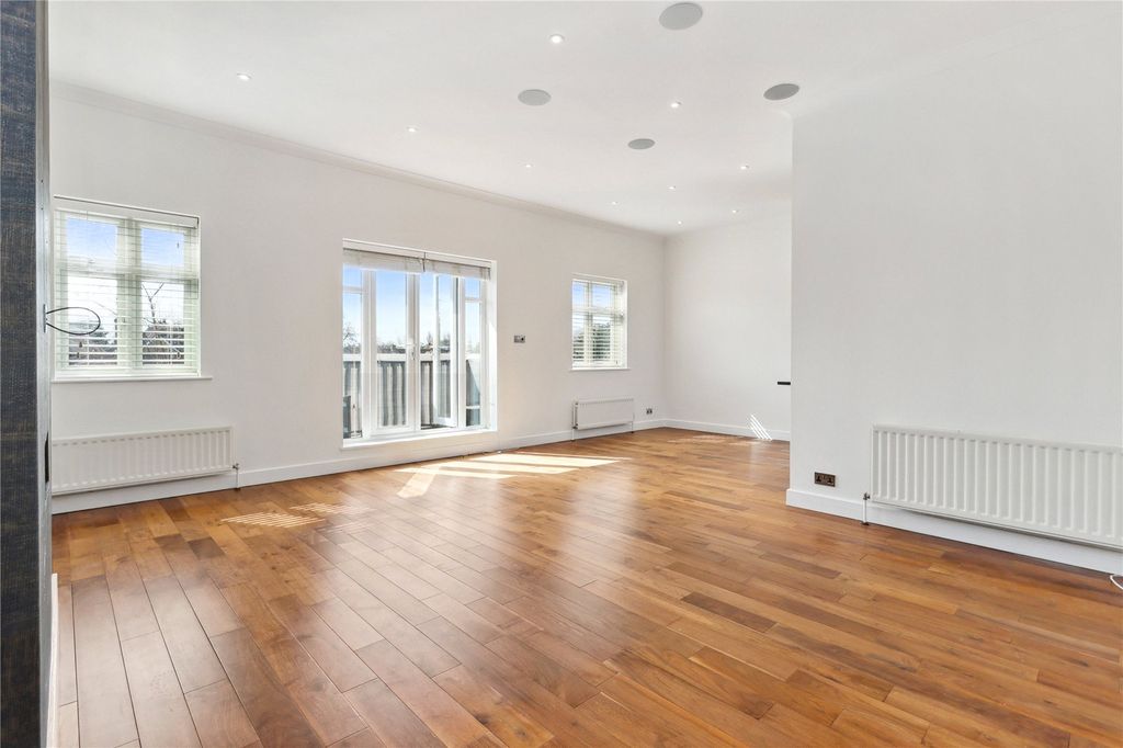 Property photo 2 of 12 Picture No. 02