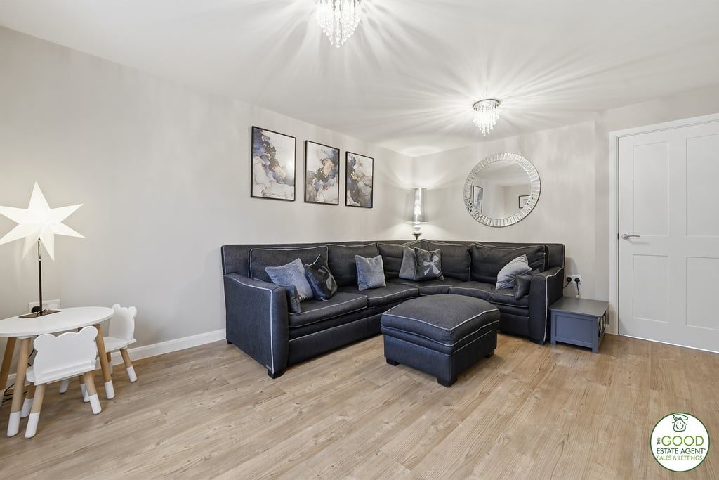 Property photo 3 of 28