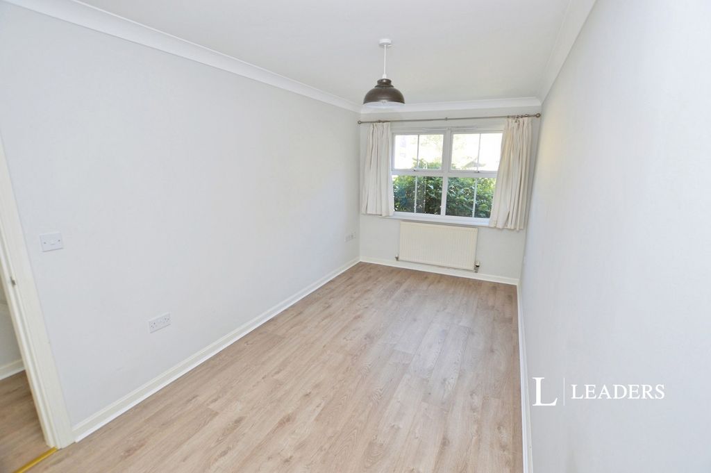Property photo 3 of 17 Pbox-Img.Jpg