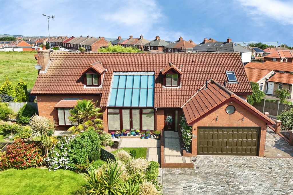 Property photo 1 of 33