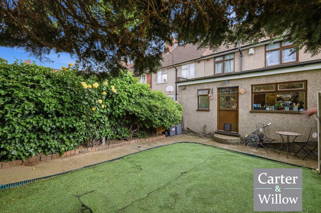 Property photo 2 of 11