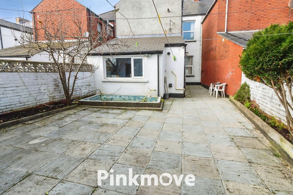 Property photo 2 of 27