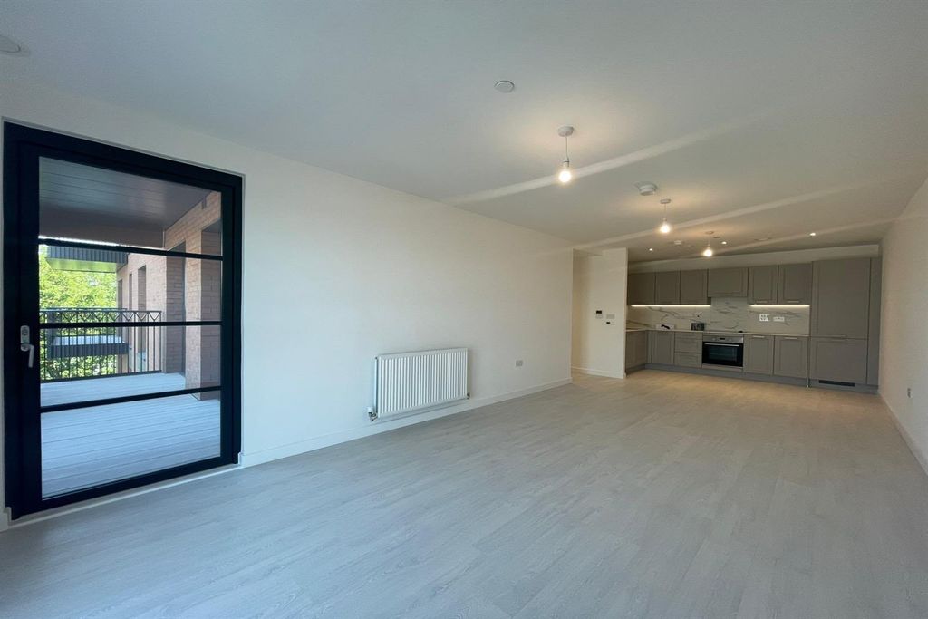Property photo 1 of 15 (Main)