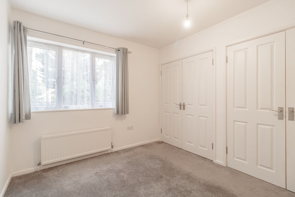 Property photo 2 of 7 Bedroom