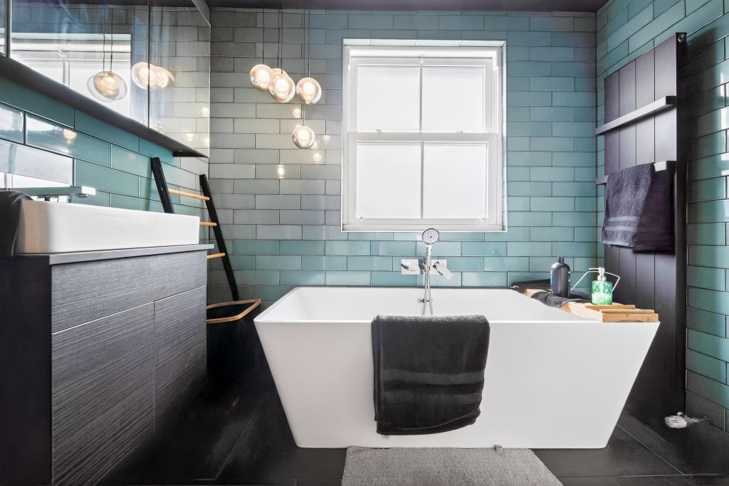 Property photo 3 of 25