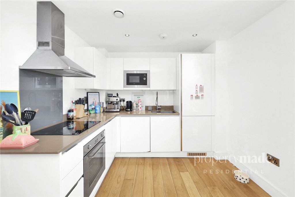 Property photo 3 of 17 Picture No. 27