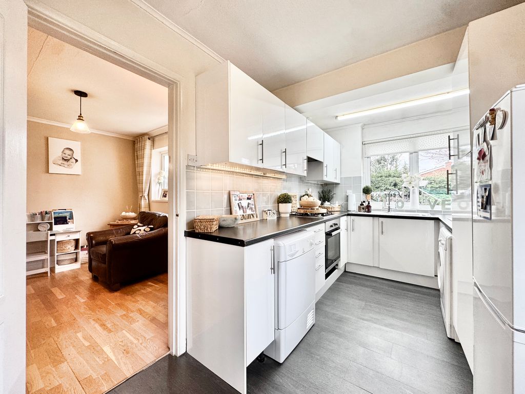 Property photo 2 of 29 Kitchen