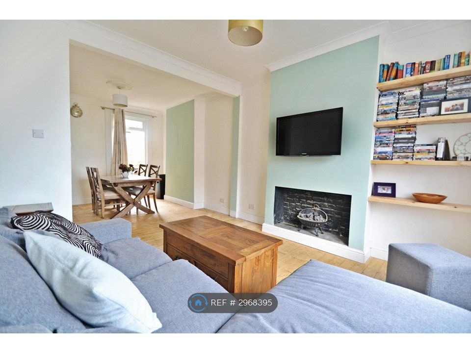 Property photo 3 of 11