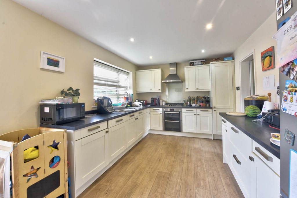 Property photo 2 of 12