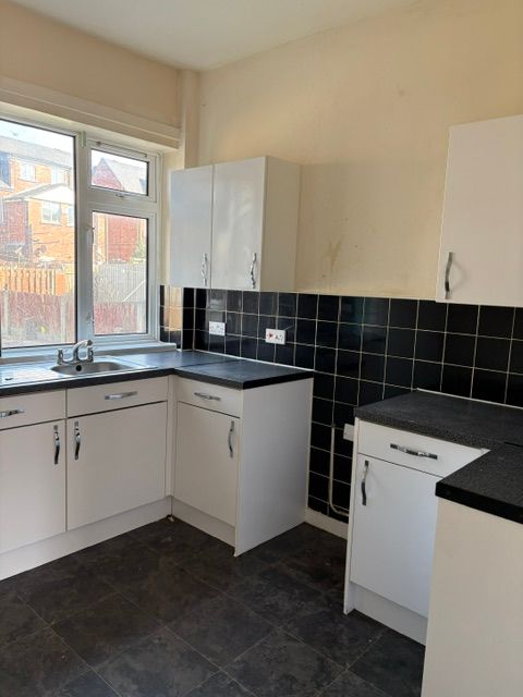 Property photo 3 of 11 Image102