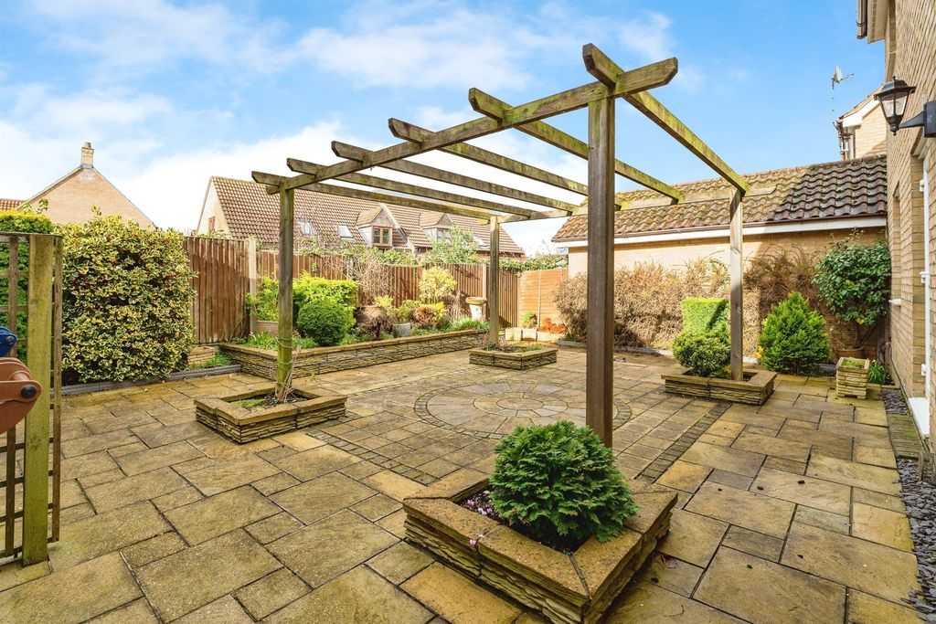 Property photo 2 of 13