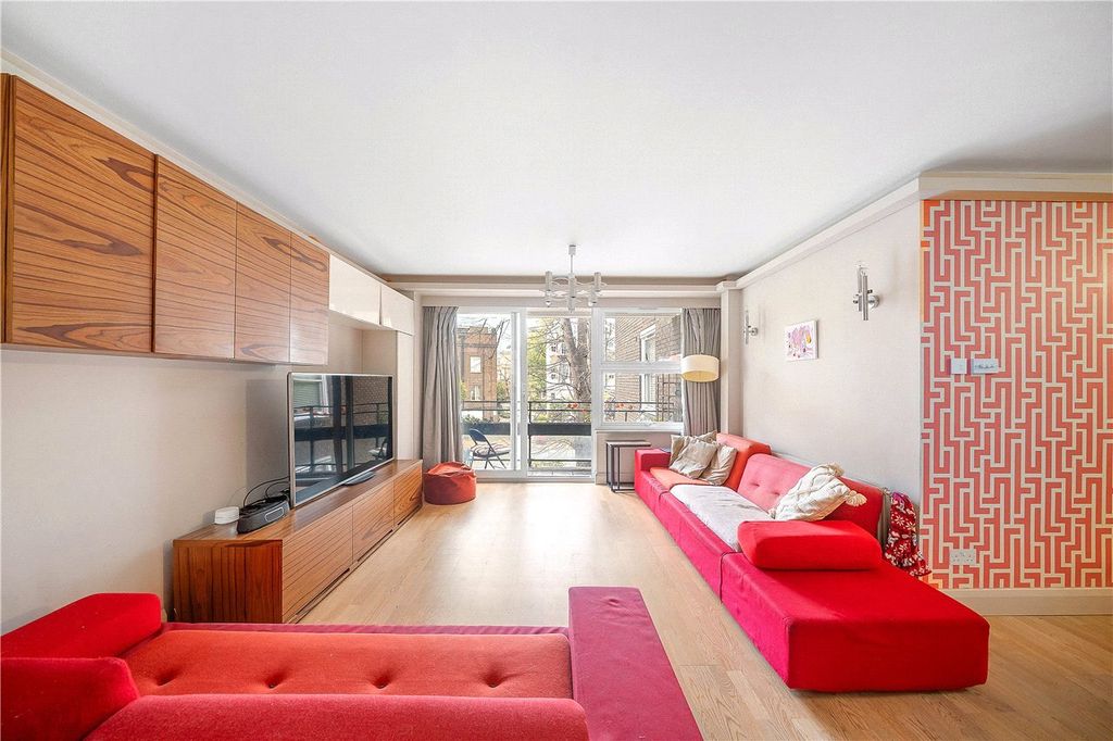 Property photo 3 of 13 Reception