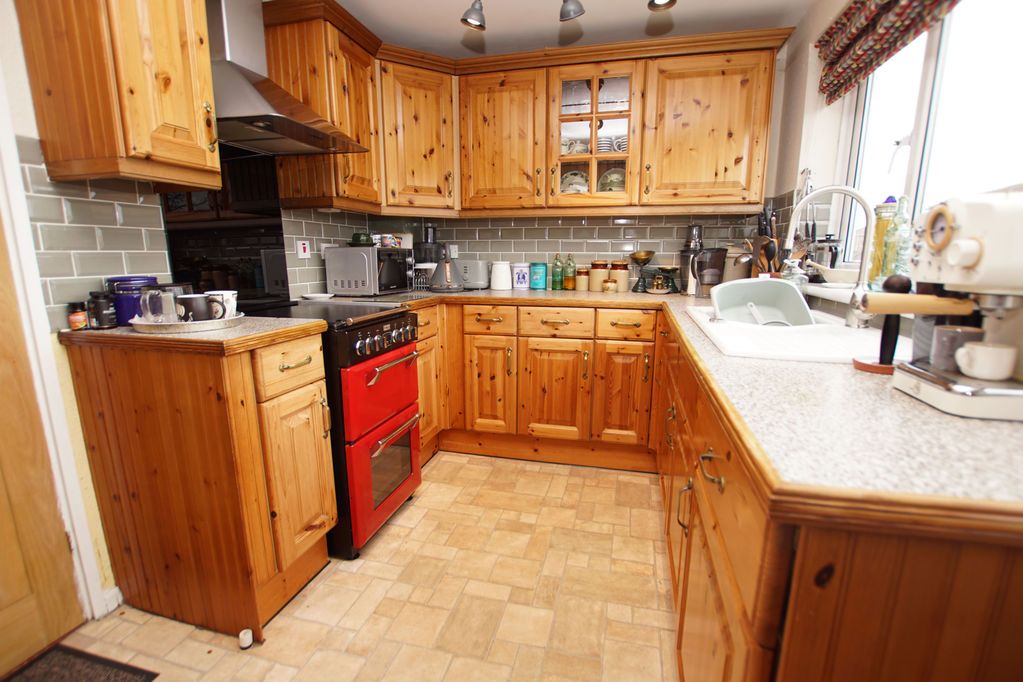 Property photo 3 of 15 Kitchen