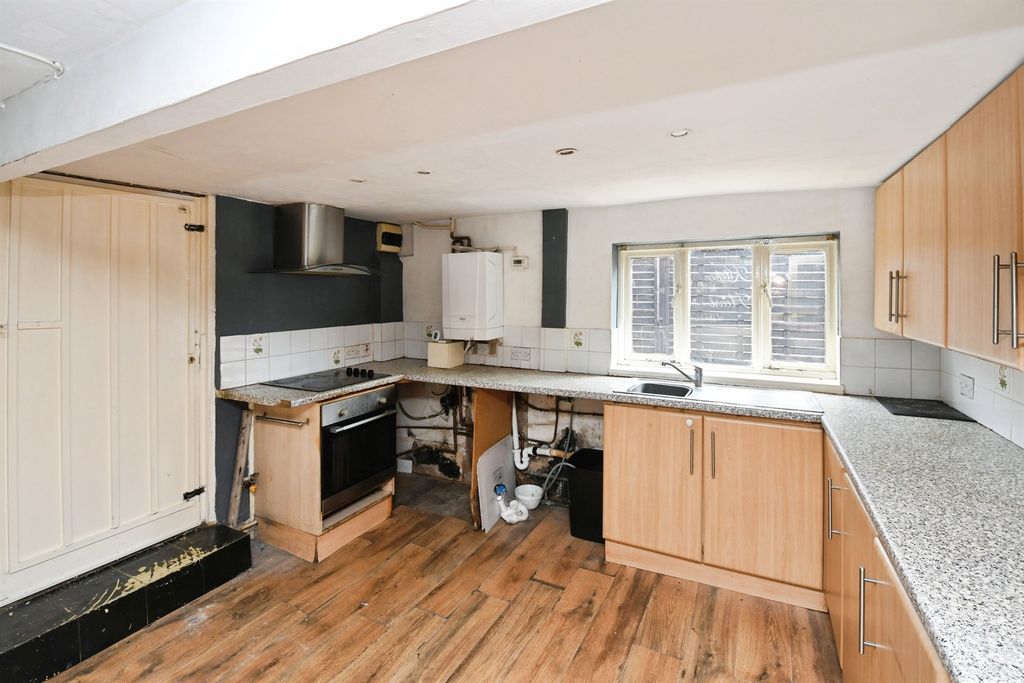 Property photo 3 of 17