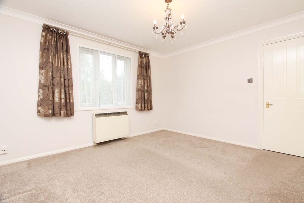 Property photo 3 of 9