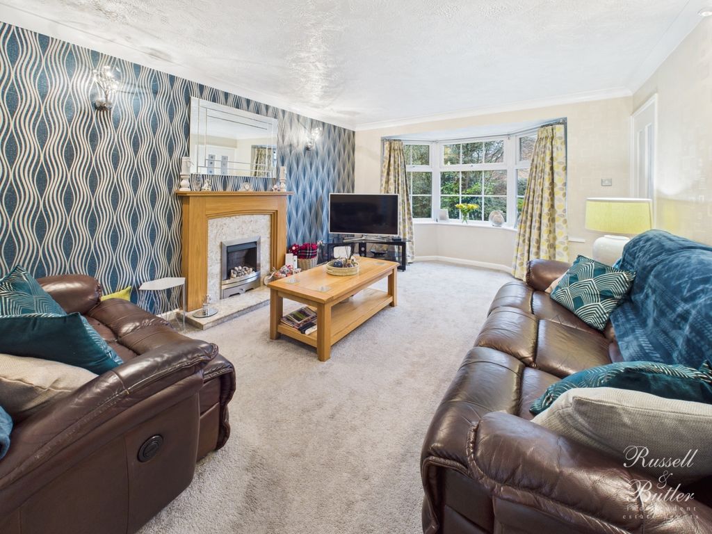 Property photo 3 of 17 Cam01995G0-Pr0397-Still015