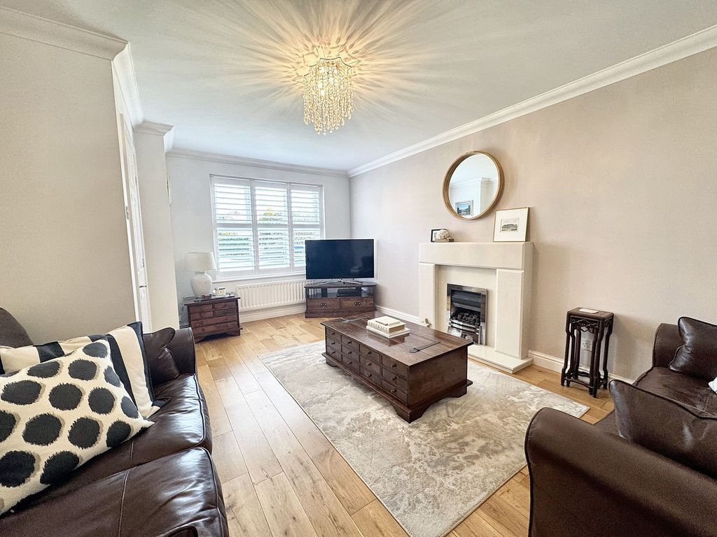 Property photo 3 of 61