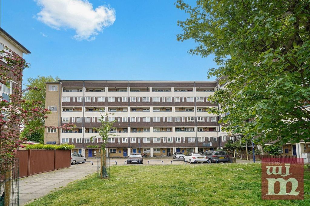 Property photo 1 of 10 Front