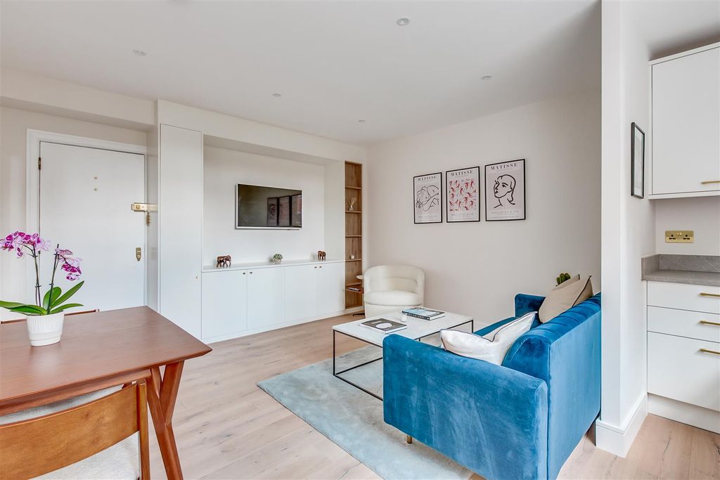 Property photo 2 of 8 Sloane Avenue Mansions A9-3.Jpg