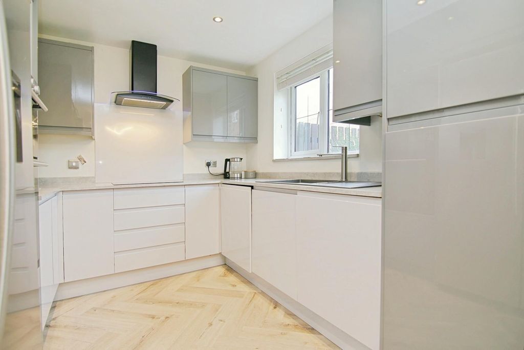 Property photo 2 of 22 Kitchen Diner