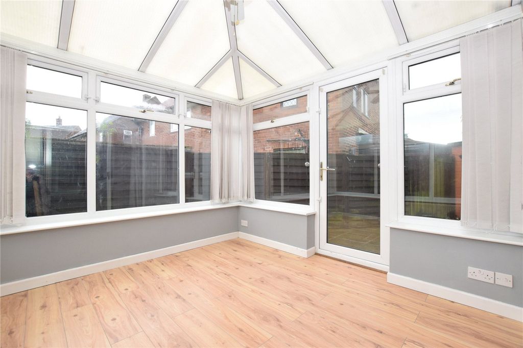 Property photo 3 of 16 Picture No. 12