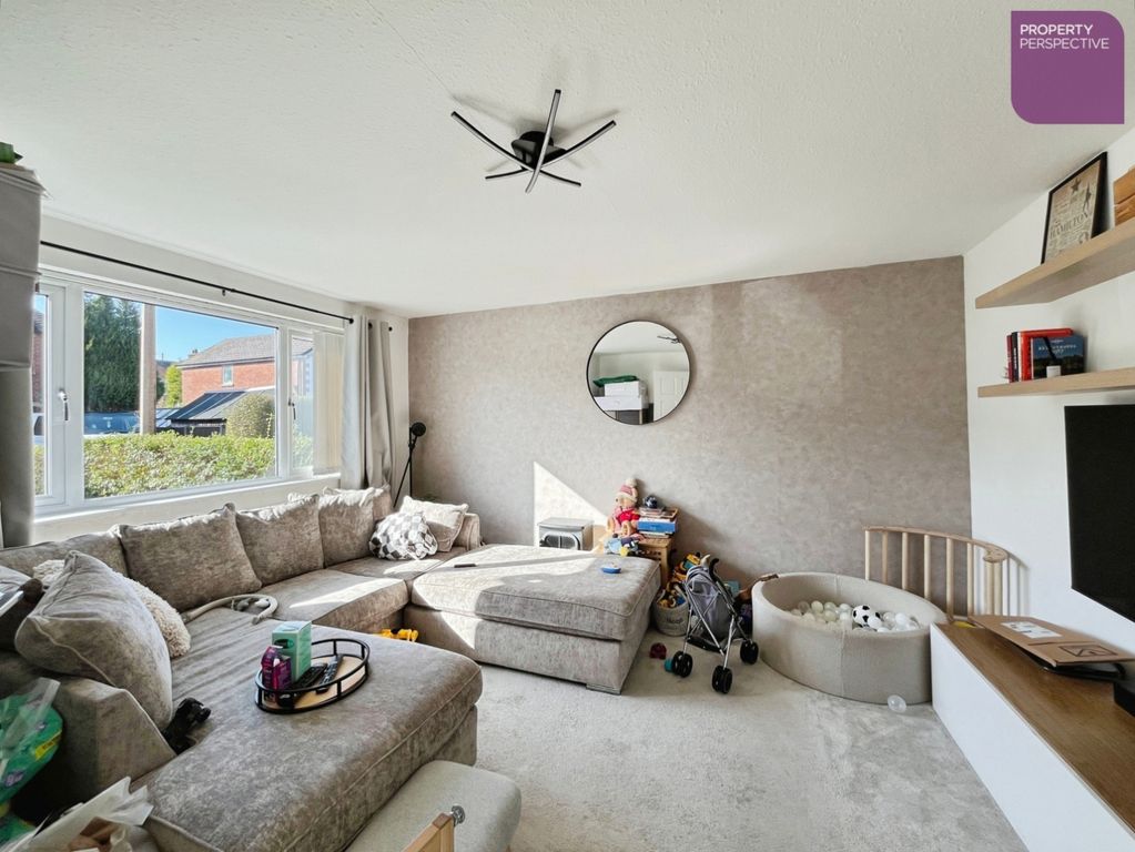 Property photo 3 of 15 Living Room