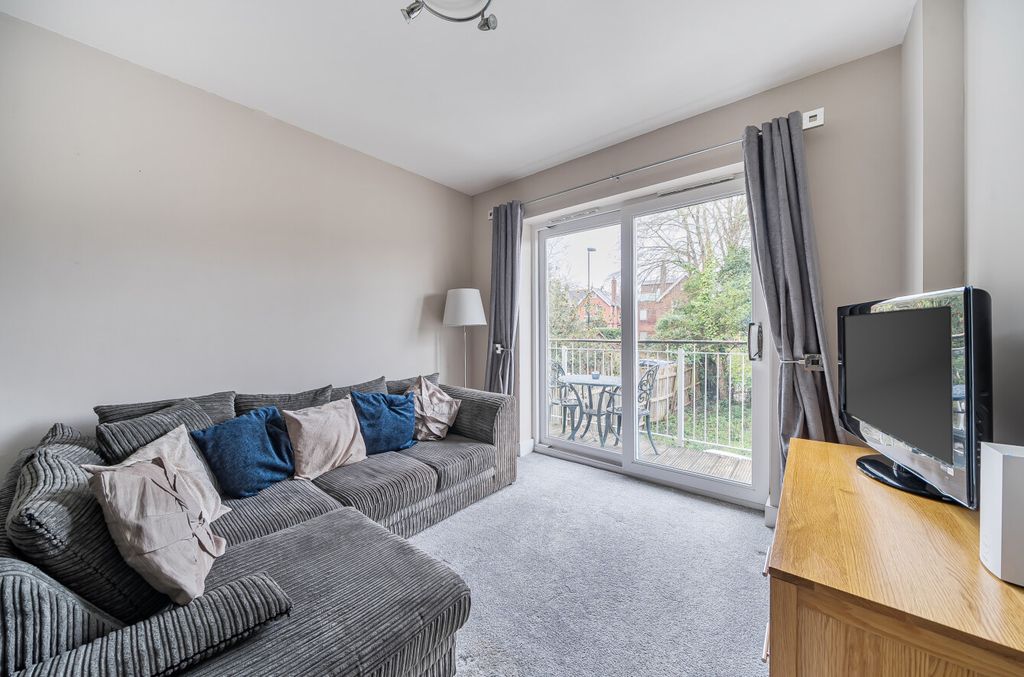 Property photo 2 of 8 1420335-15-69A05d...