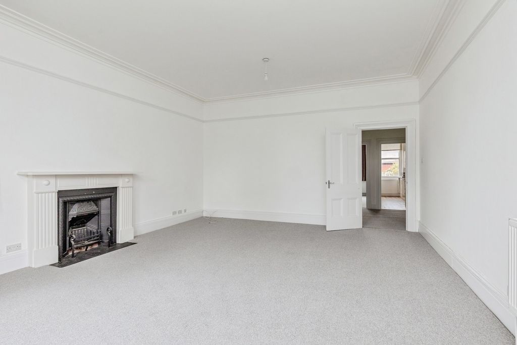 Property photo 3 of 11 Pbox-Img.Jpg