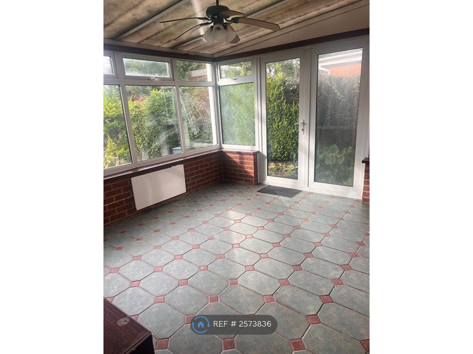 Property photo 3 of 15 Conservatory