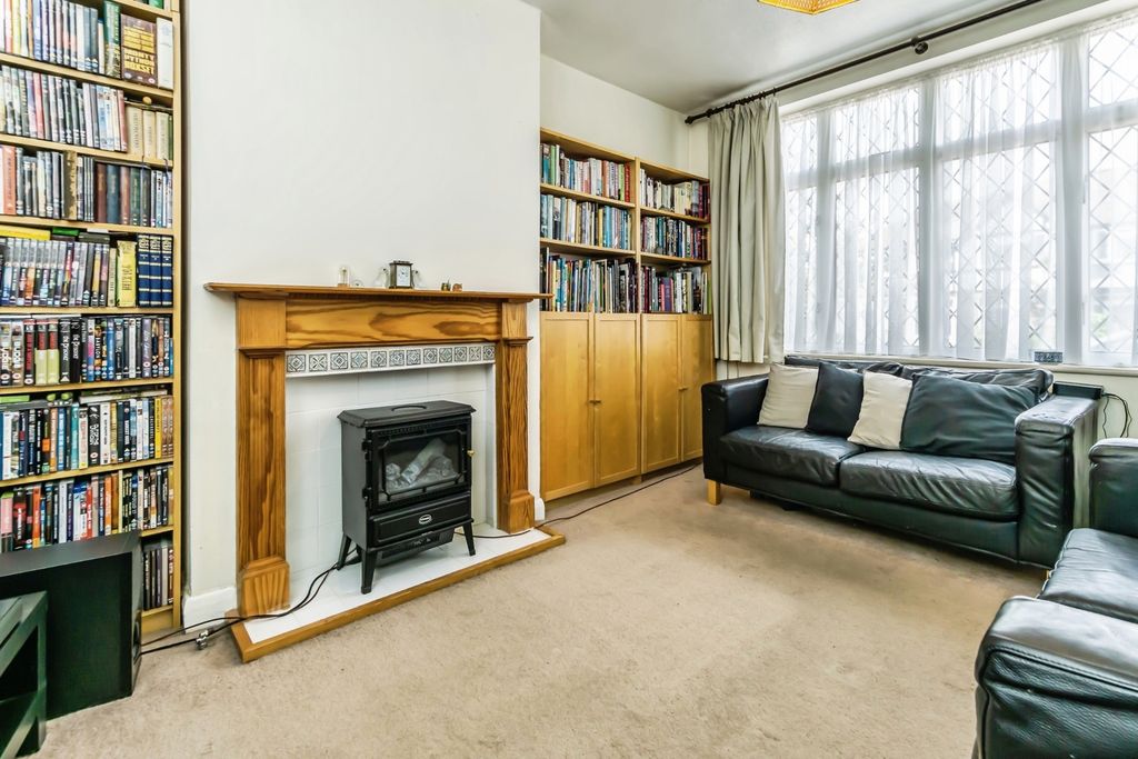 Property photo 3 of 20 Pbox-Img.Jpg