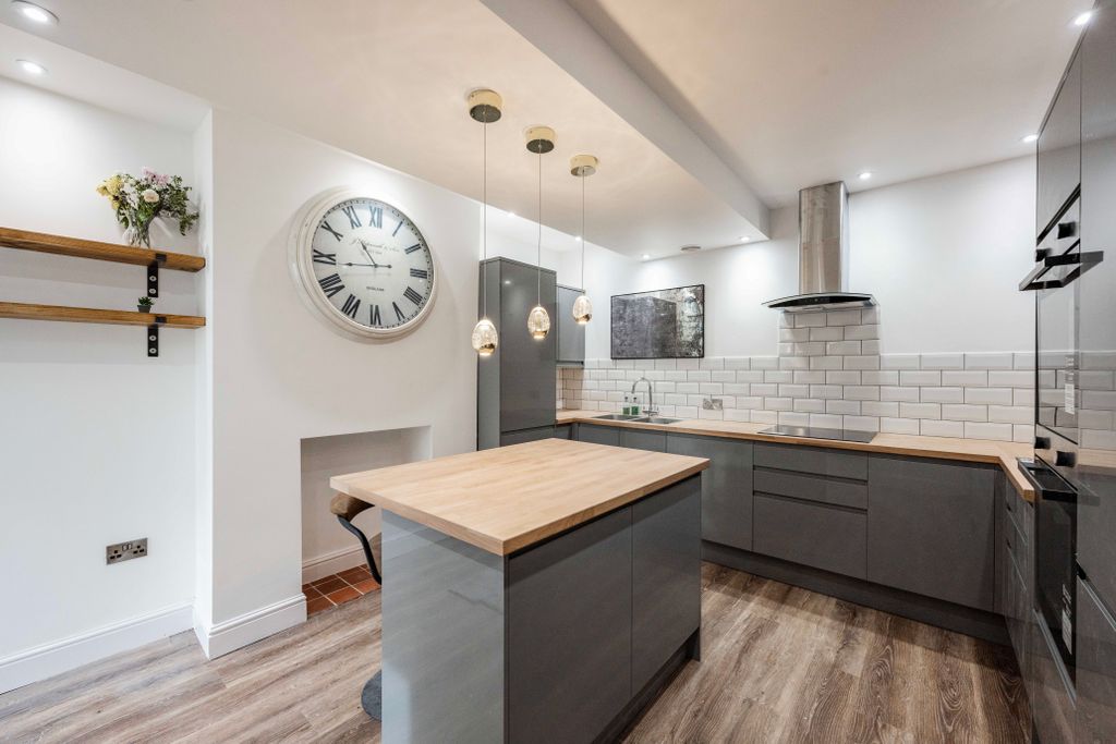 Property photo 3 of 8 Image