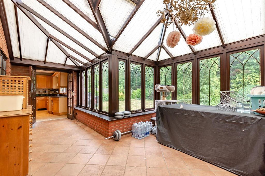 Property photo 3 of 21 8651036-Interior09.Jpg