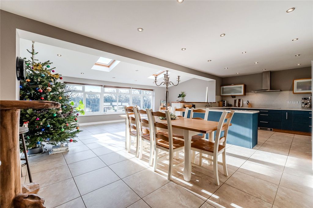 Property photo 3 of 29 Picture No. 23