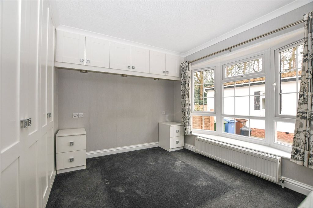 Additional image 12 of 2 bed property for salePinewood Caravan Park, Wokingham, Berkshire RG40