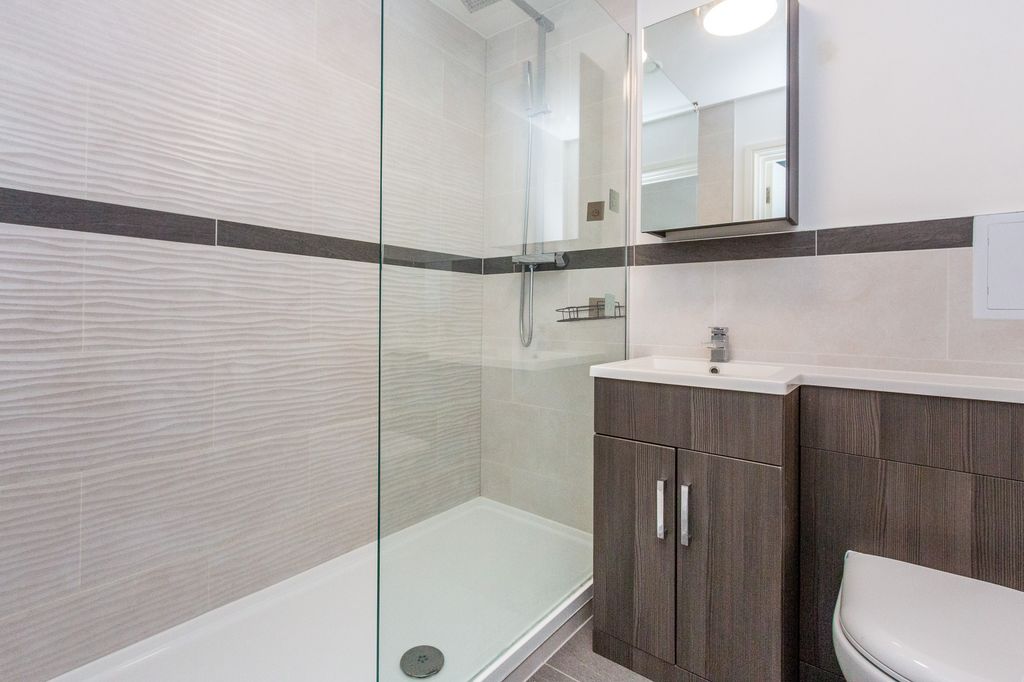 Property photo 2 of 6 Shower Room
