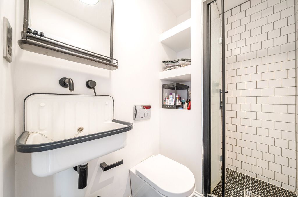 Property photo 3 of 8 1486636-19-6A4Bcd...