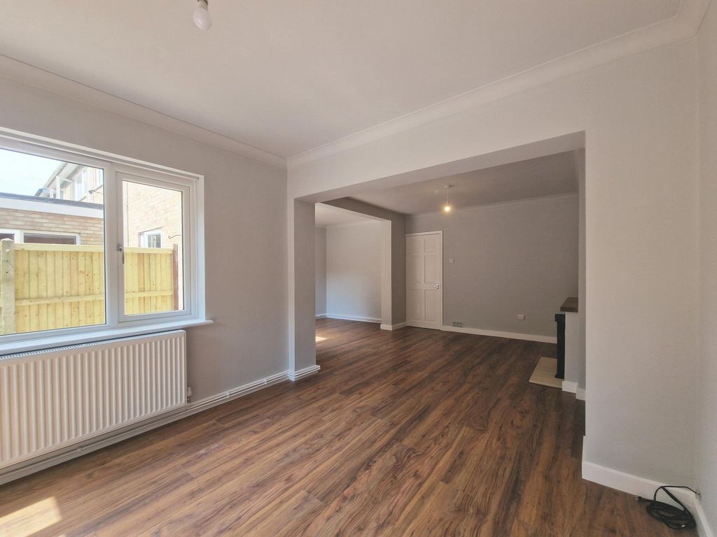 Property photo 3 of 17 Photo 26