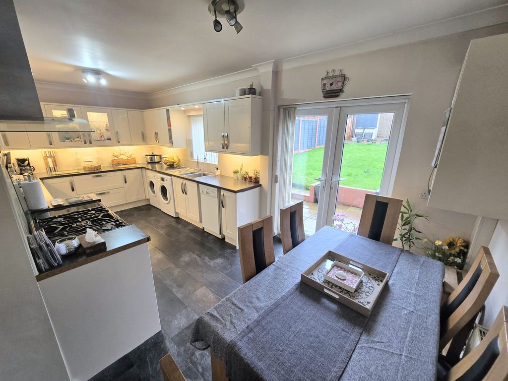 Property photo 3 of 14 Kitchen Diner A