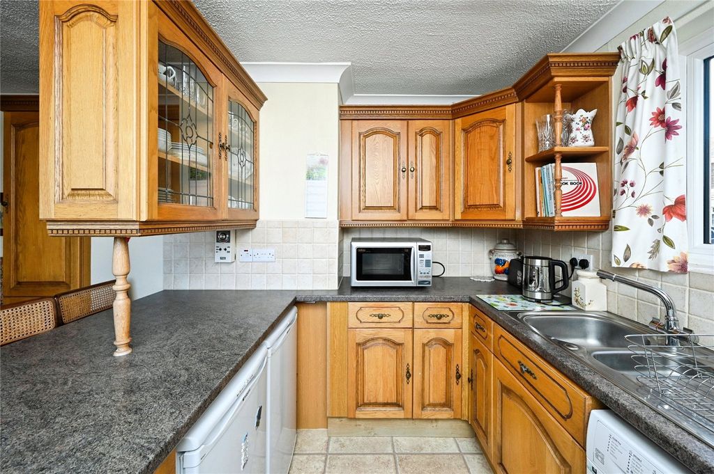 Property photo 3 of 17 Kitchen Dining