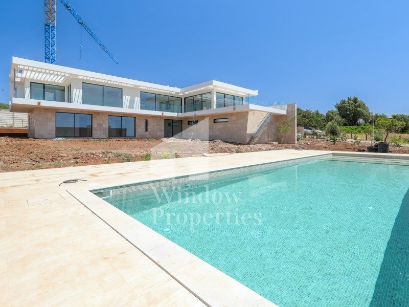 Property photo 2 of 50