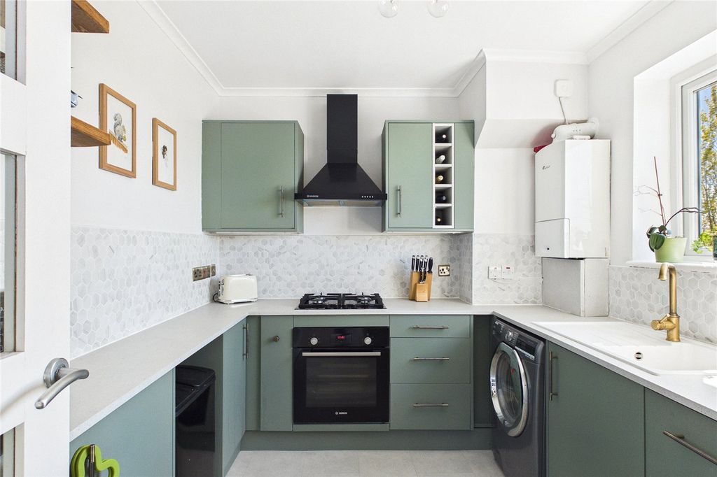 Property photo 2 of 15 Picture No. 10