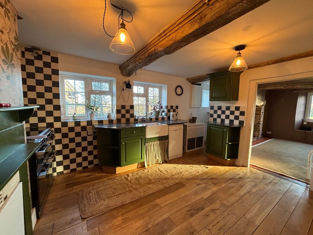 Property photo 2 of 9