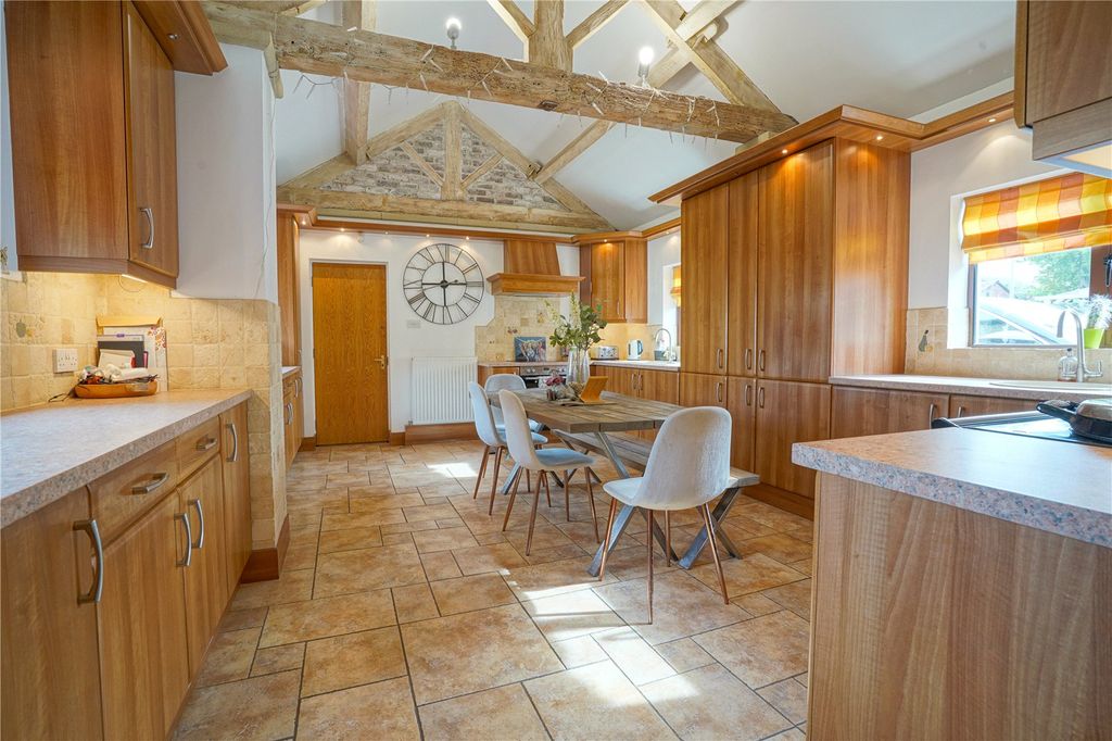 Property photo 3 of 18 Picture No. 15