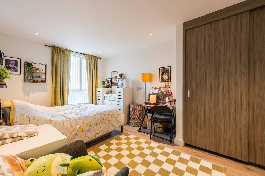 Property photo 1 of 25