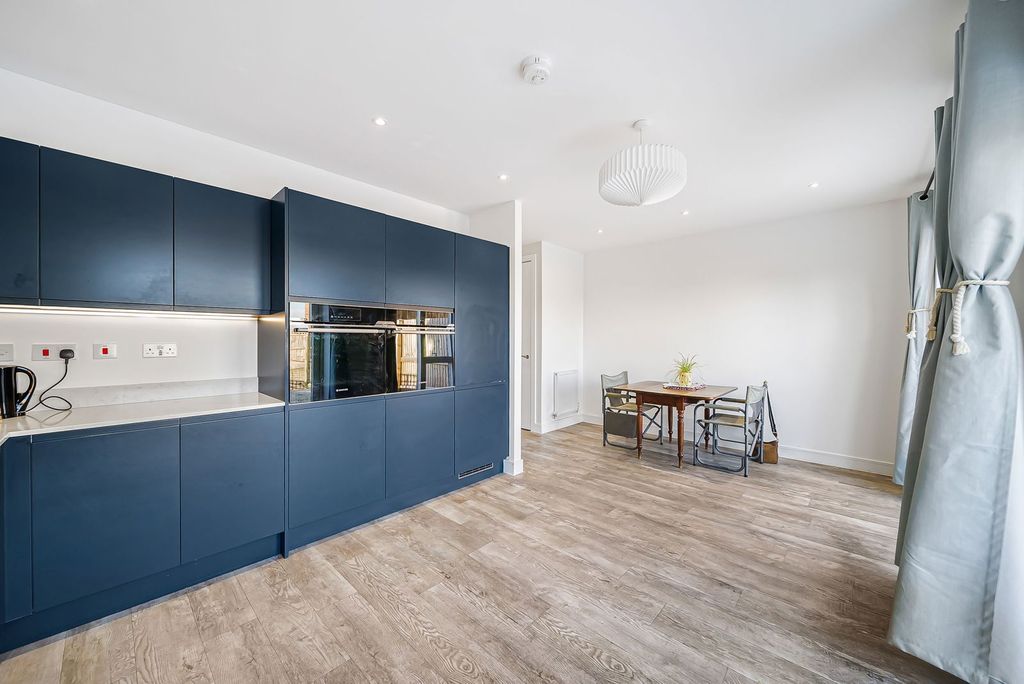 Property photo 2 of 46