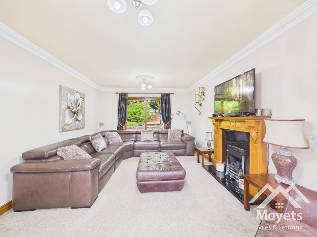 Property photo 3 of 36