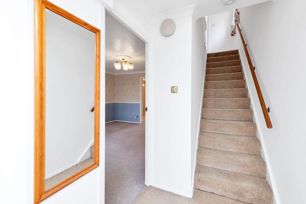 Property photo 2 of 21