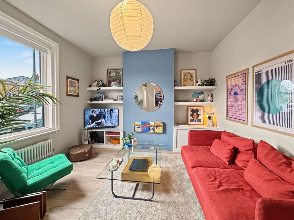 Property photo 2 of 22